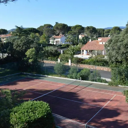 Avec Piscine, Tennis Et Parking A 400m De La - 4 Couchages, Saint-aygulf - Fr-1-226a-89 * Saint-Aygulf